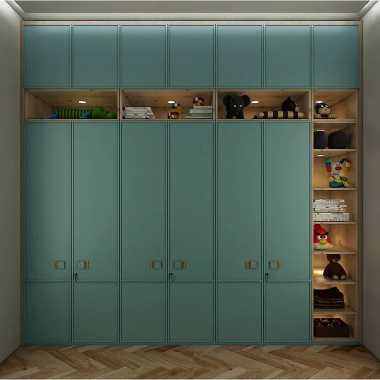 FLOOR-TO-CEILING WARDROBE